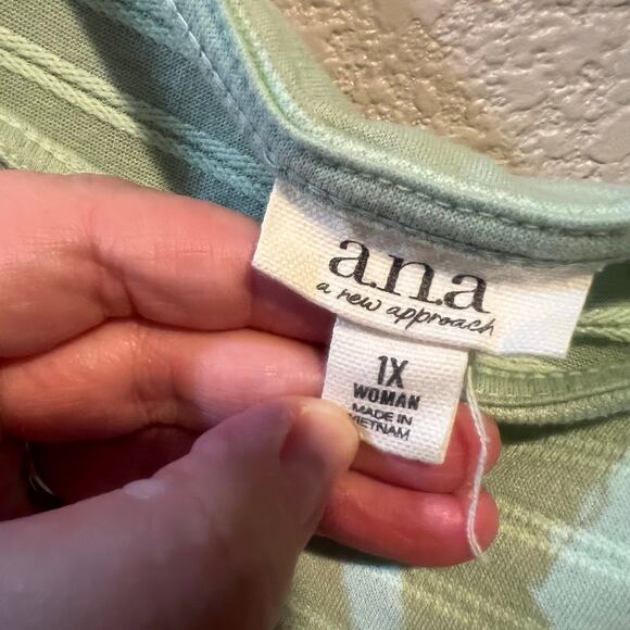 a.n.a A New Approach Spring Green Peplum Tank size 1X - Picture 3 of 6